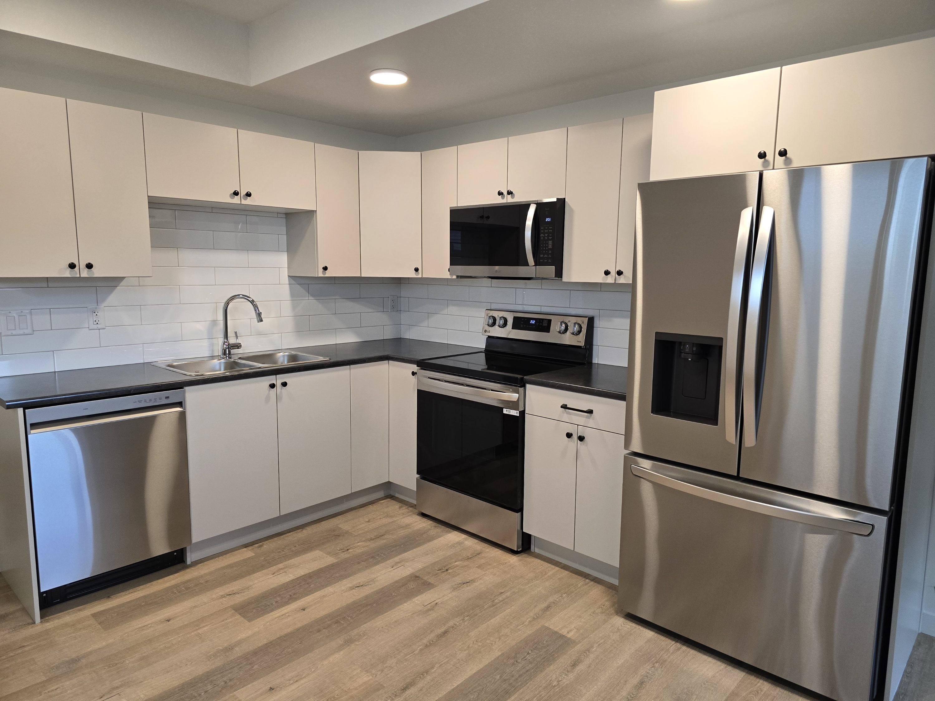 512A, 11850 84 Ave.