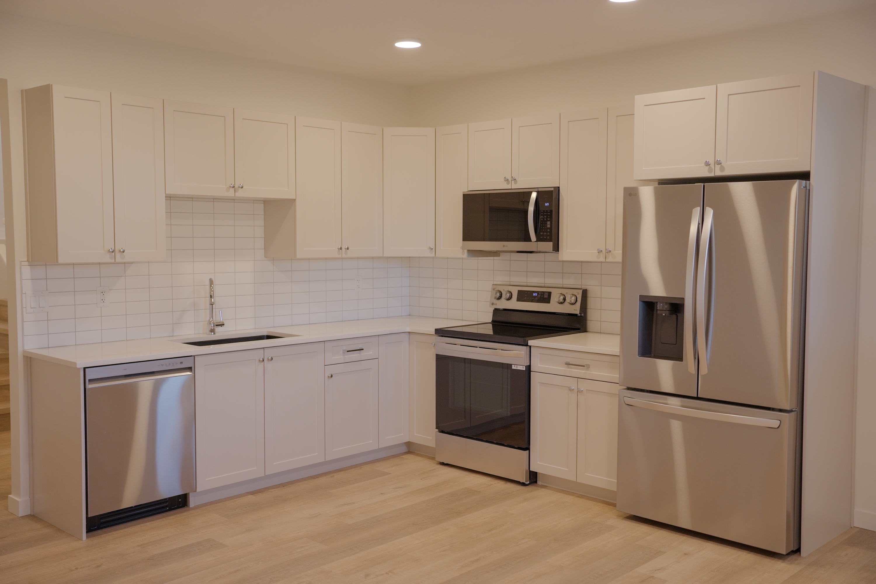 805A, 11820 84 Ave.